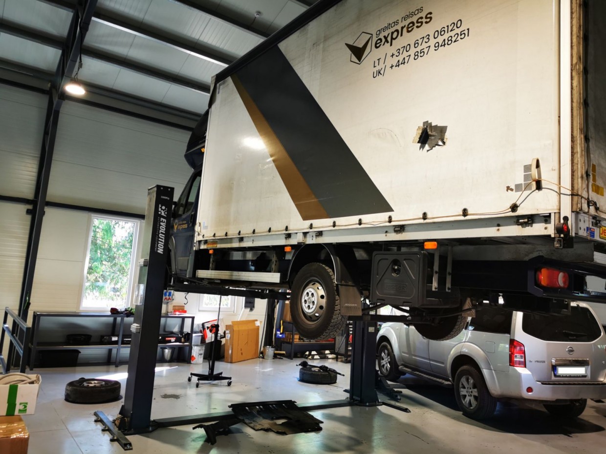 EVO-55E 2-post lift 5500kg EVOLUTION/400V