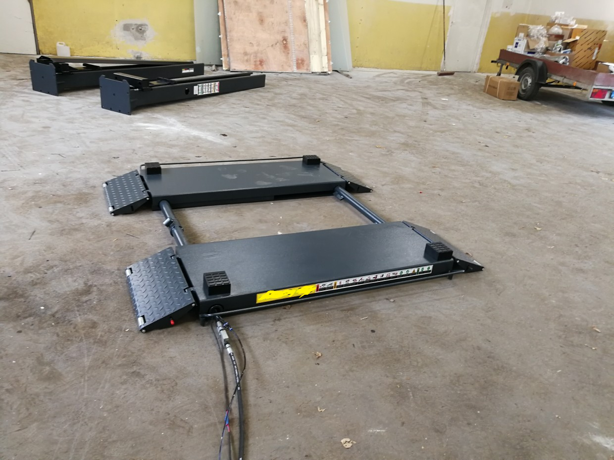 Mobile scissor lift JH-3500SE AUTOMATIC LOCKS